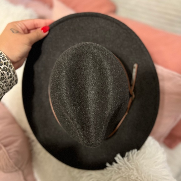 Fedora - Picture 7 of 9